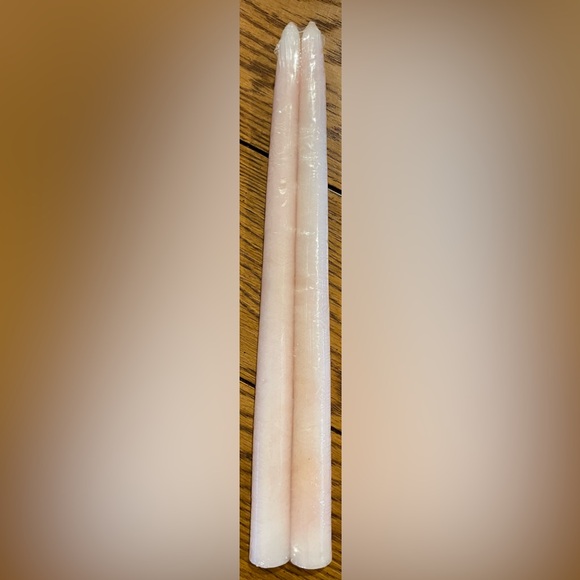 NWT YANKEE DREADFUL DRIP Taper Candles,white candles drip spooky red, 12 inch - Picture 4 of 4